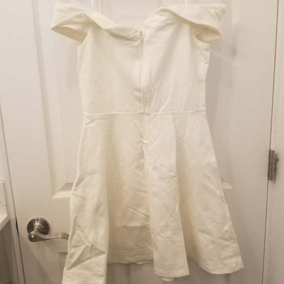 White Lulus dress size M/6 - Picture 4 of 4